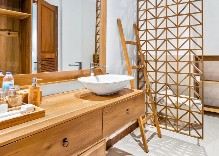 Vije Boutique & 4*