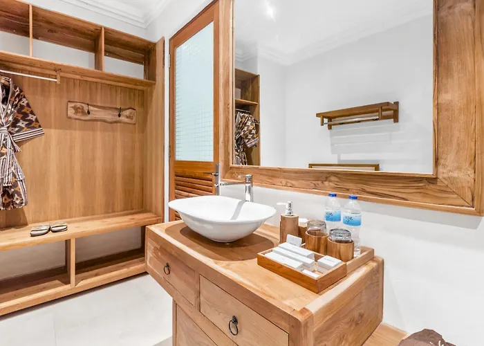 Vije Boutique & 4*