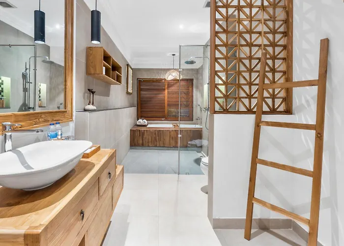 Vije Boutique & Hotel 4*